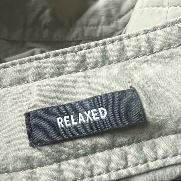 REI Convertible Roll Up Hiking Lightweight Pants Outdoors
Women's 12 - Picture 9 of 15